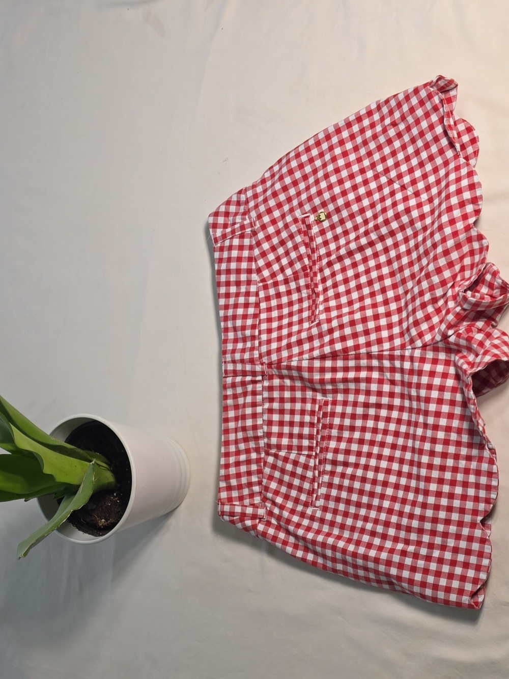 Red Gingham Scallop Hem Women’s Shorts - Crown & Ivy Shelby Size 2 - Picture 3 of 5